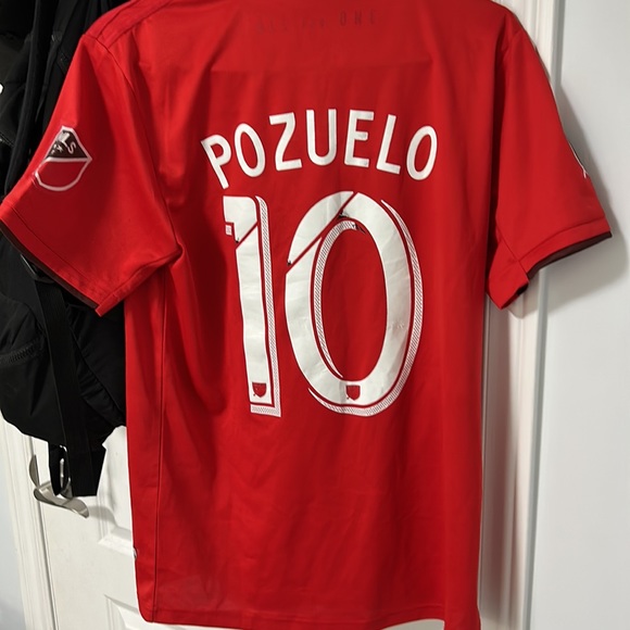 2019/2020 Toronto F.C Pozuelo jersey number 10 - Picture 2 of 6
